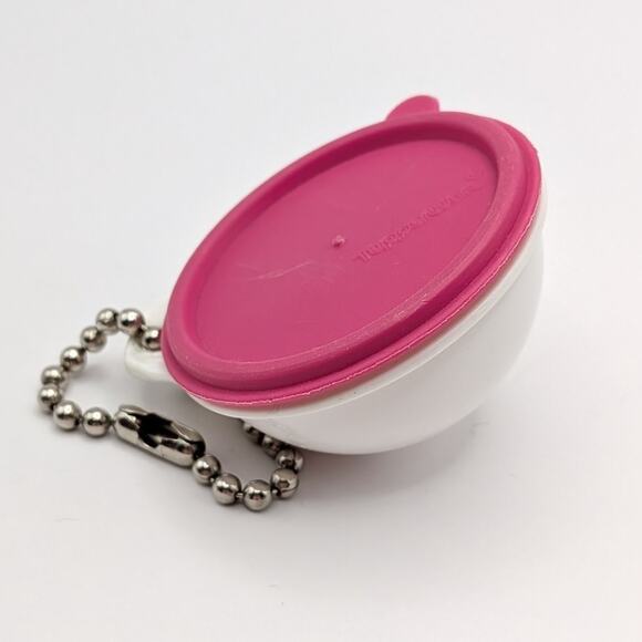 Vintage Plastic Tupperware Miniature Thatsabowl Pink Lid Keychain Trinket - Picture 2 of 6